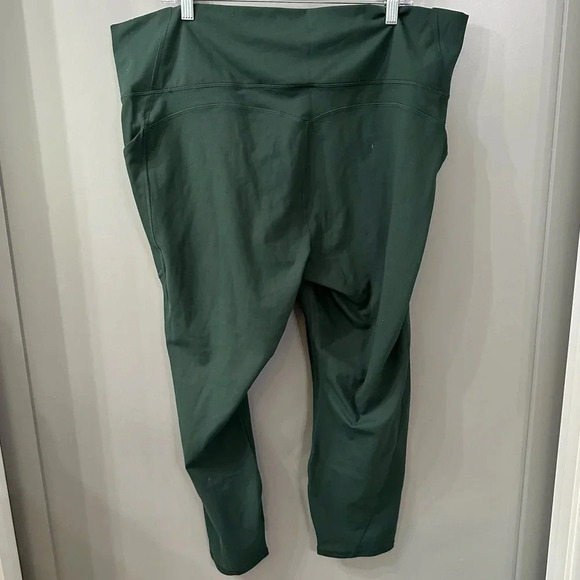 NWT Fabletics Pureluxe High-Waisted Pocket Legging 7/8 length Green Size 4X - Picture 4 of 5